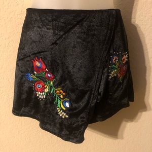 Latiste Black Velvet Floral Embroidered Sk…